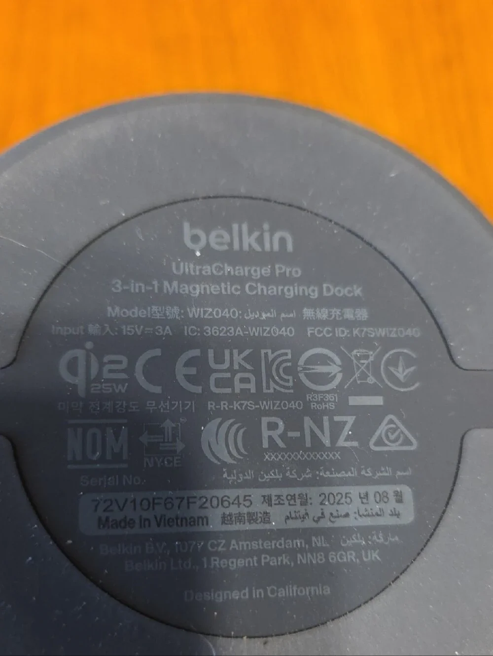 belkin 3-in-1 Magnetic Charging Dock - Dark Gray